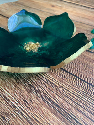 Emerald Lotus Pointy Petals Dish